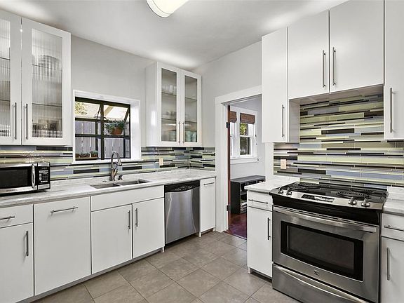 4th image of 5550 Monticello Ave