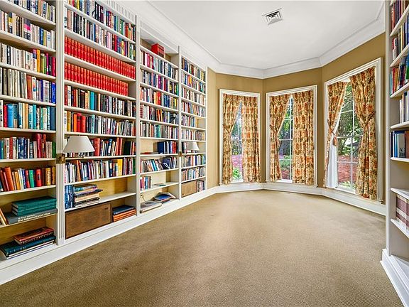 4th image of 5608 Grove Ln