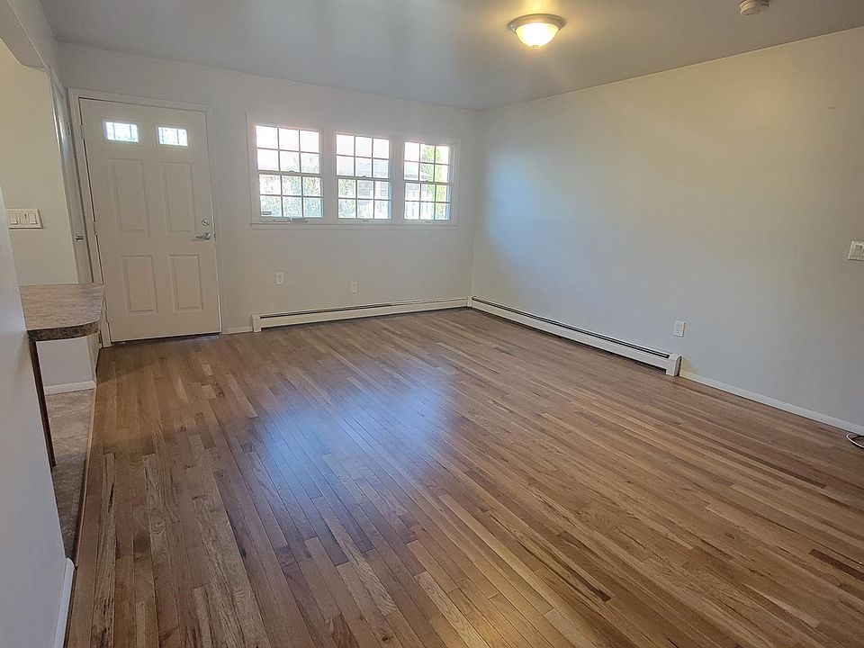 1st image of 19 Galesville Ct #A