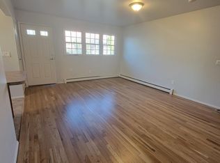 19 Galesville Ct #A, Staten Island, NY 10305