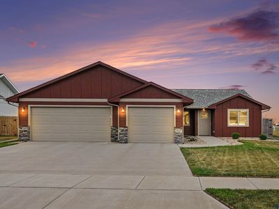 717 N Main St, Lennox, SD, 57039
