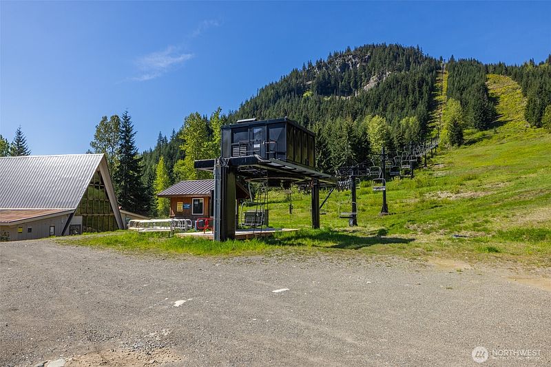 4th image of 221 Hyak Drive E #302