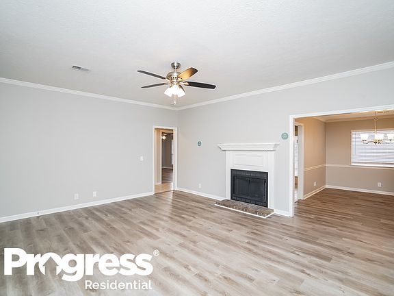 4th image of 218 Spring Hill Dr