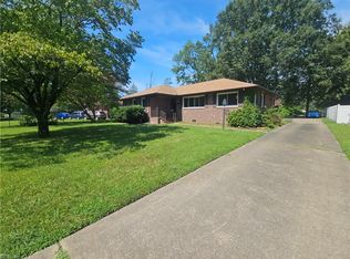 403 Woodland Rd, Hampton, VA 23669
