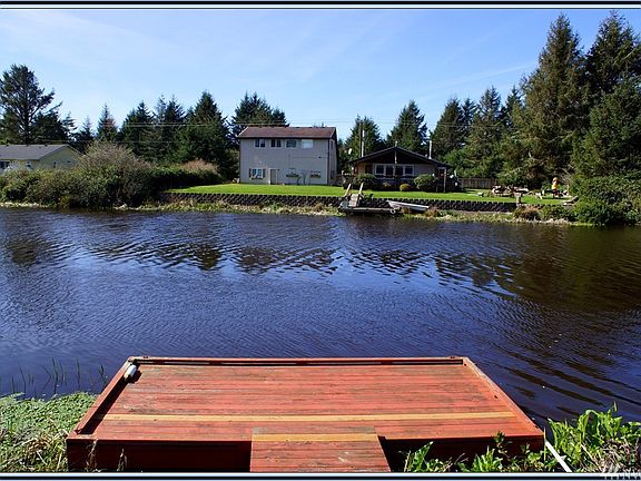 2nd image of 379 Canal Dr SE