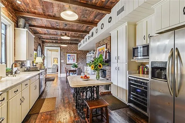 1404 Prytania St #E1 — Photo 17