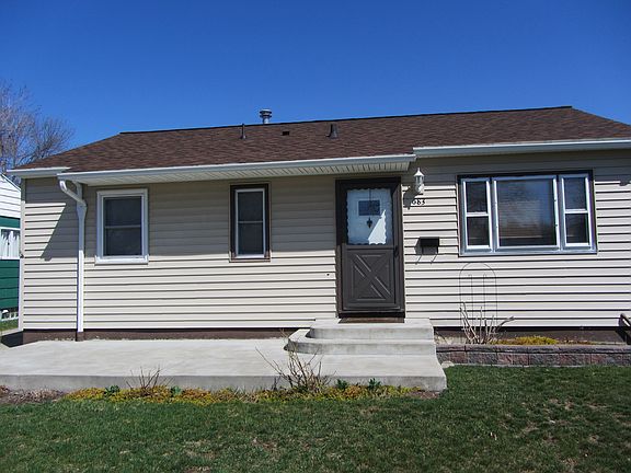 3rd image of 683 Loretta St