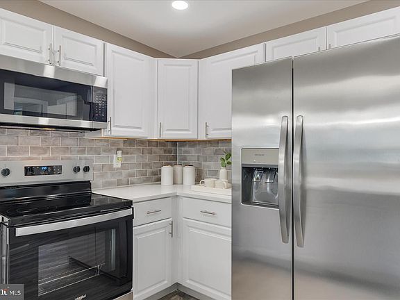 4th image of 1258 Cape Saint Claire Rd