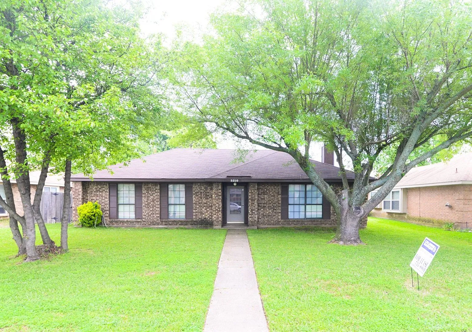Charming 3-Bedroom Home Near the Lake! — Photo 1