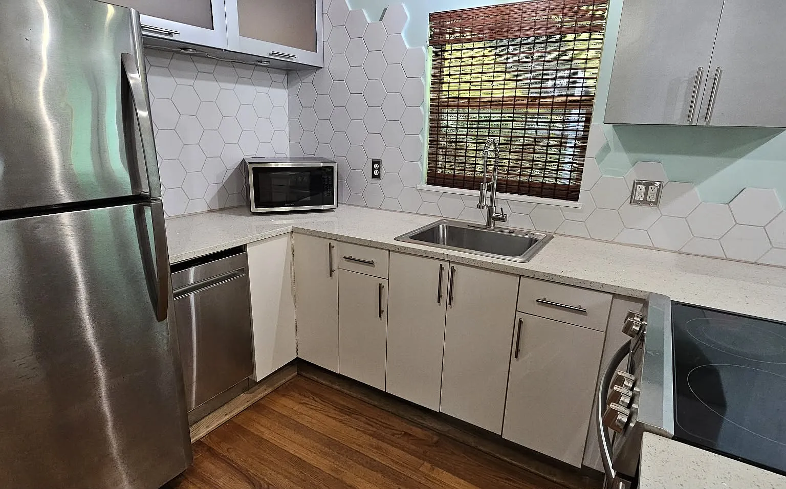 2 bed, 891 sqft, $2,450 — Photo 4