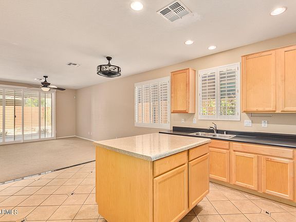 4th image of 2210 W OYER Lane