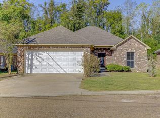 115 Clifton Dr, Vicksburg, MS 39183