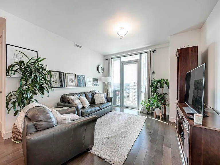 222 West Ave #1612 — Photo 7