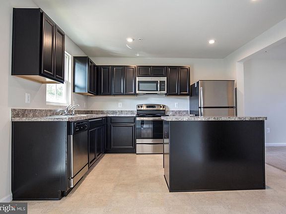 3rd image of 46315 Creeping Primrose Ln Unit D