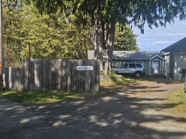 40 E Gem Ct, Grapeview, WA 98546
