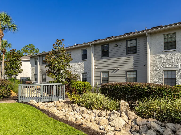 Experience a fresh new look with our freshly painted buildings, enhancing the aesthetic appeal of Ridgemar Commons.