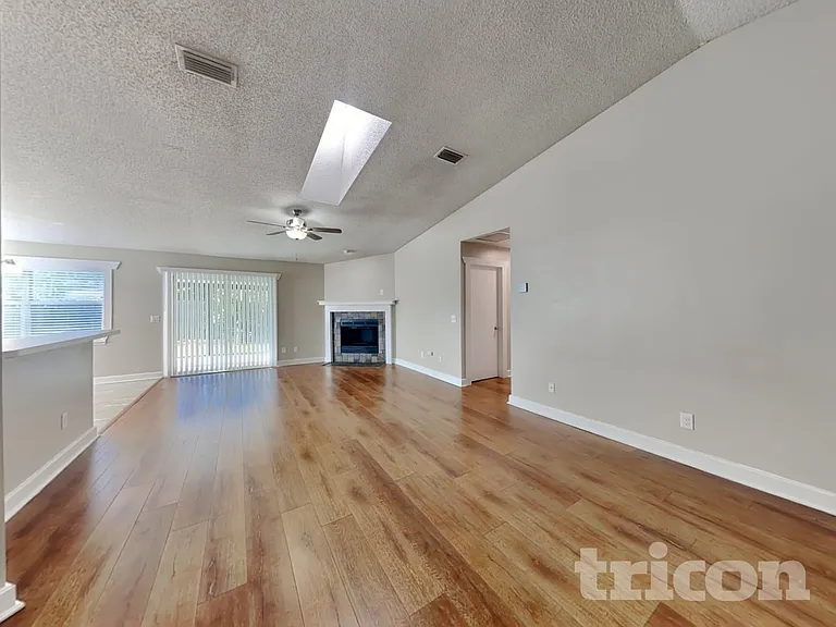344 Dijon Dr S — Photo 2