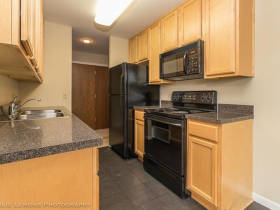 3rd image of 5950 Oakwood Dr APT 5E