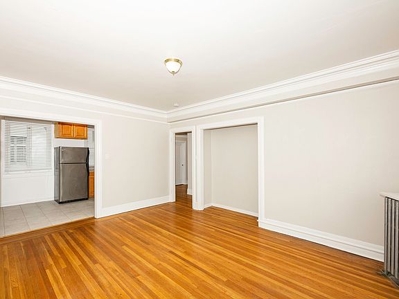 3rd image of 969 Bush St APT 303