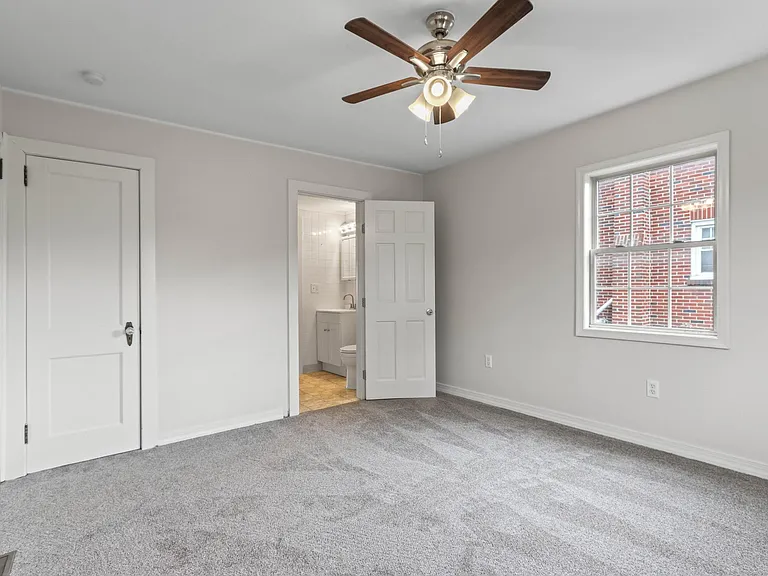 2037 Brown St — Photo 9