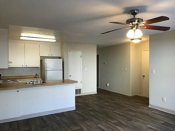 4th image of 1595 Mission Dr