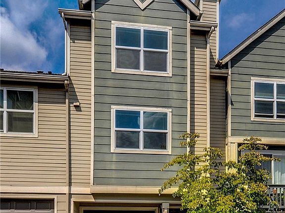 4th image of 3116 164th St SW APT 210