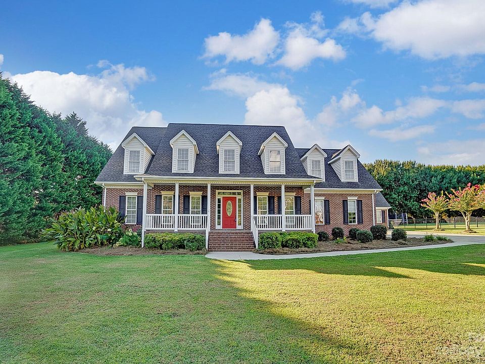 1st image of 740 Creekbridge Dr
