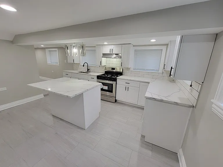 5521 W 63rd Pl — Photo 4