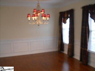 5th image of 200 Reinhardt Dr