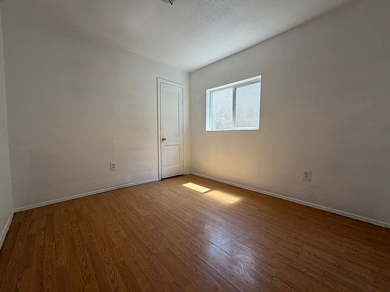 855 SE Flint St — Photo 14