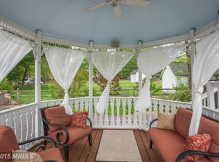 635 Nash St, Herndon, VA 20170