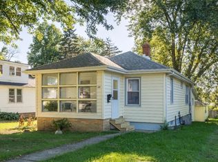 611 Center St, Valparaiso, IN 46385