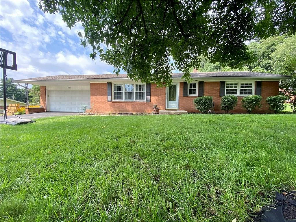 360 Valley Dr photo 1