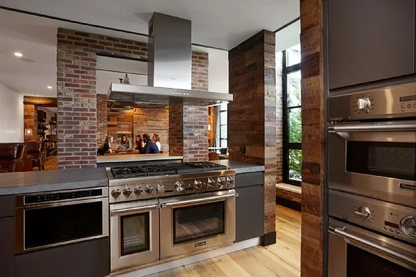 Rented by Aura Management | media 6