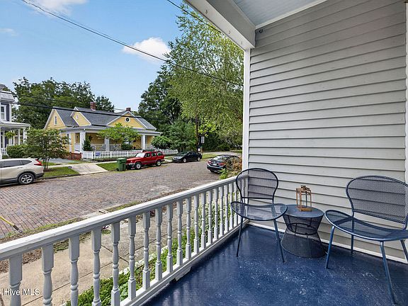 3rd image of 208 Church Street