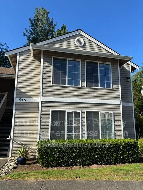 2 bed, 2.0 bath, 920 sqft, $1,945 — Photo 1