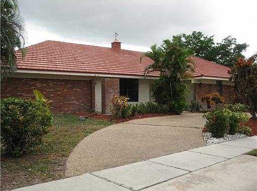 Home For Sale In Woodfield Hunt Club