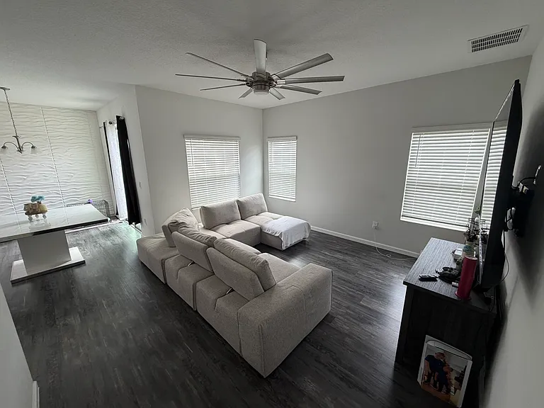 813 Landmark Hills Dr — Photo 13