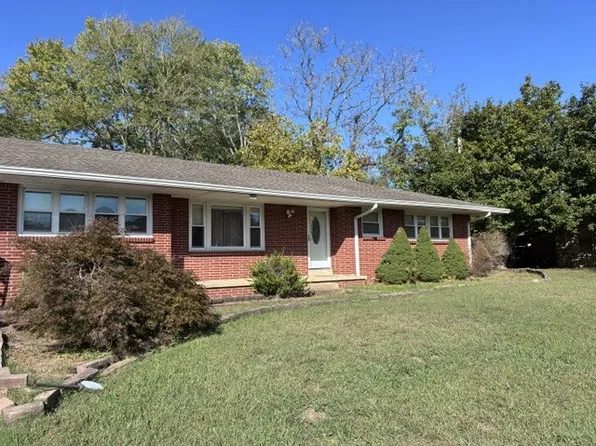 141 N Forrest Ave, Camden, TN 38320