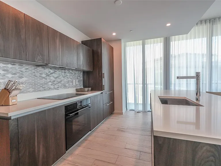 480 NE 31st St #4907 — Photo 3