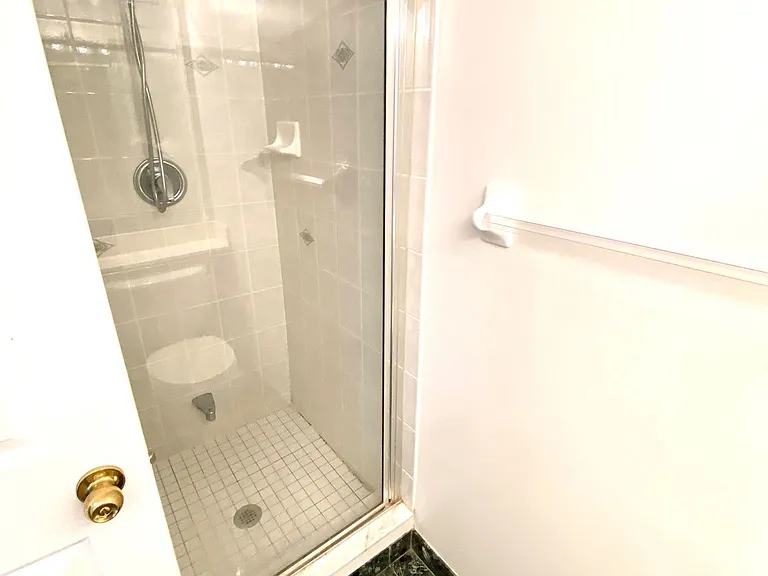 8 Hillcrest Ave #2101 — Photo 28