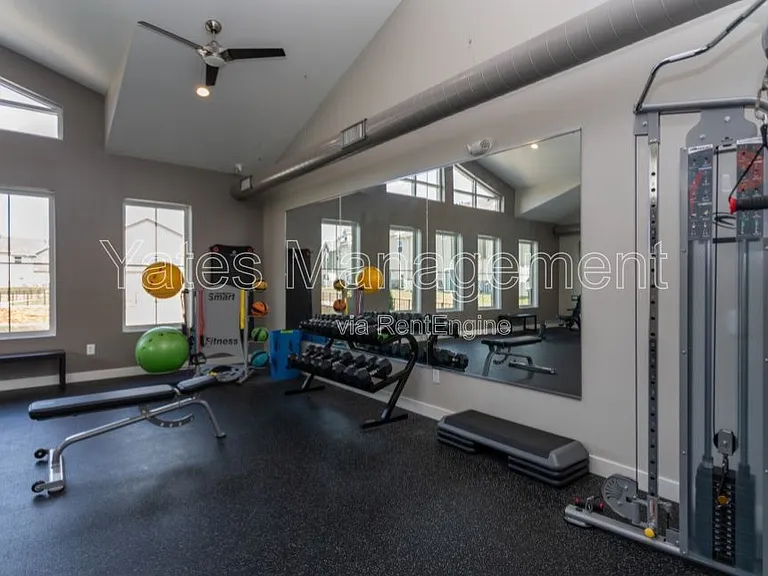 115 Colonial Dr — Photo 21