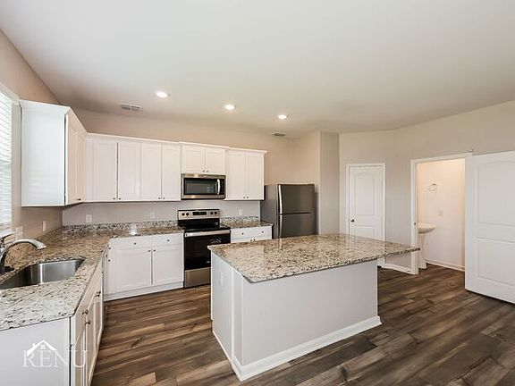 5th image of 2020 Hialeah Dr
