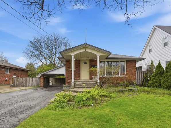 107 Deschene Ave, Hamilton, ON L9A 3J9