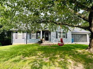 1205 Ozark Dr, Neosho, MO 64850