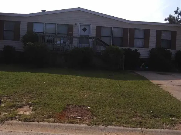 106 Waverly Ln, Byron, GA 31008