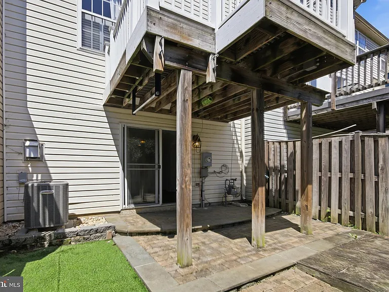 5504 Sacramento Mews Pl — Photo 32