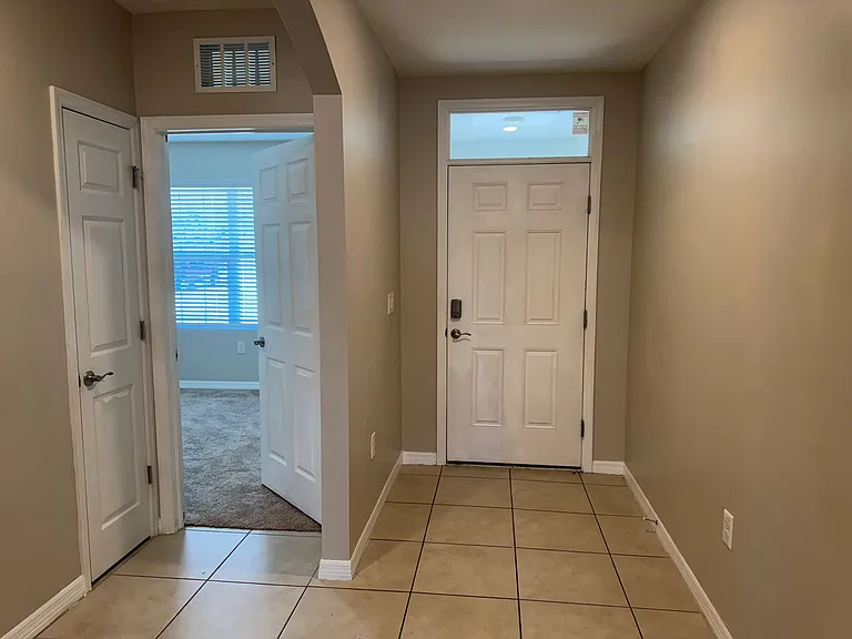 18661 Miami Blvd — Photo 3