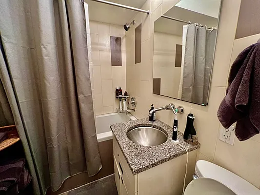 Rented by Evans Real Estate | media 16