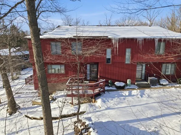 7517 Creekwood Dr #17C, North Royalton, OH 44133